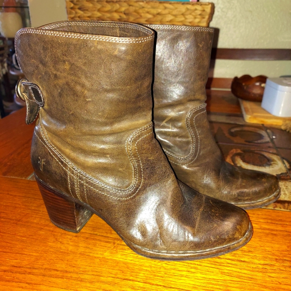 Frye Lucinda short brown Leather Ankle Boots 7.5 work academics date night